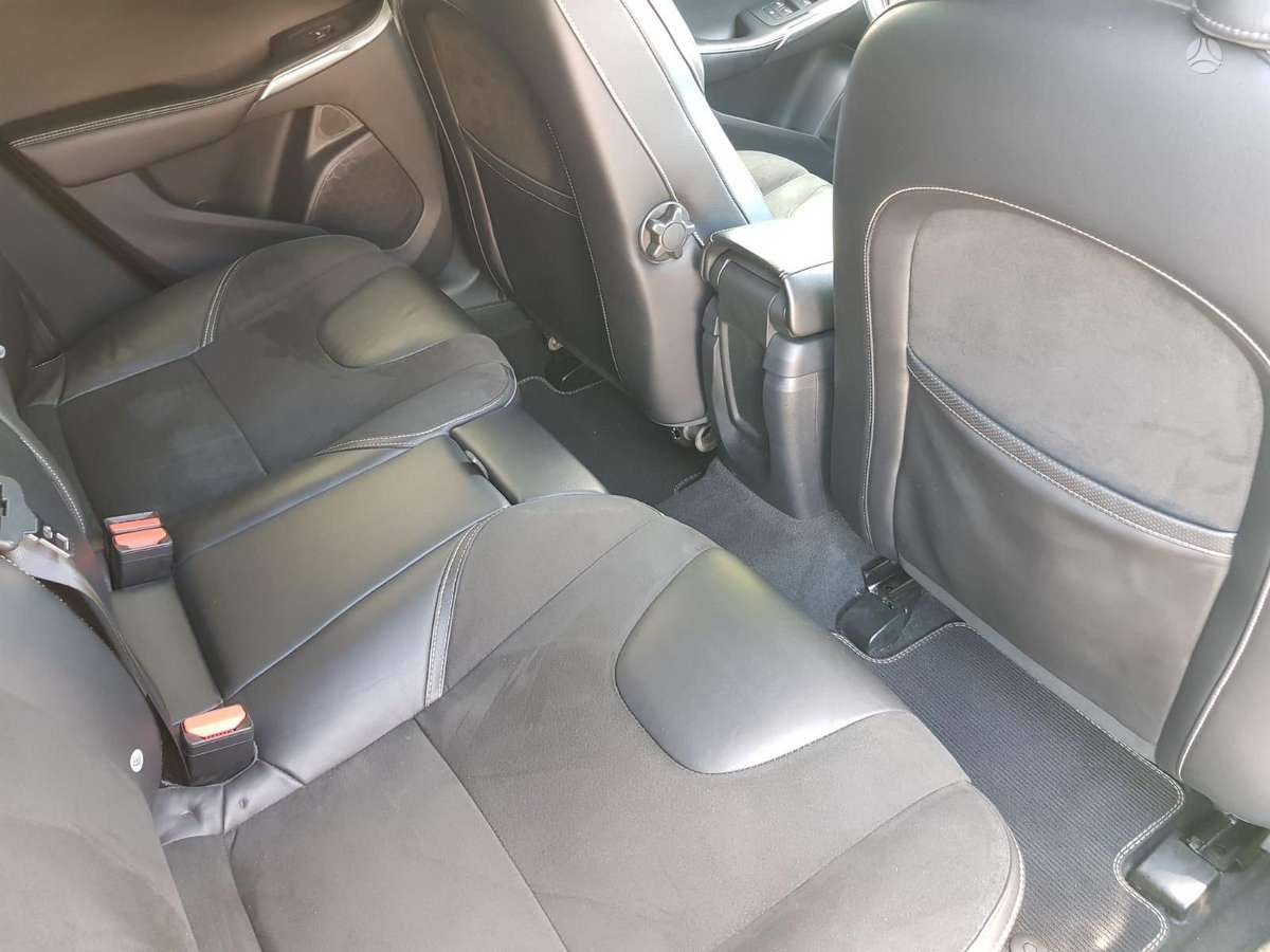 Volvo V40, 2.0 l., hatchback