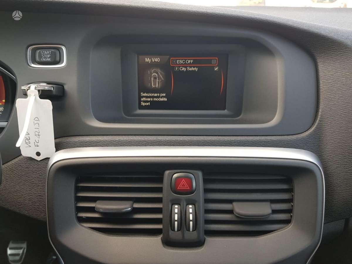 Volvo V40, 2.0 l., hatchback