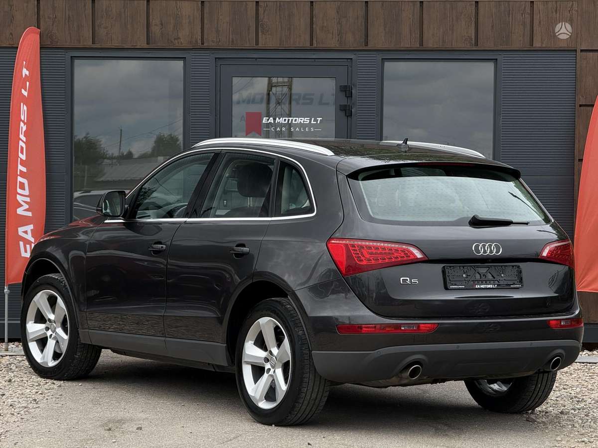 Audi Q5, 3.0 l., off-road / crossover