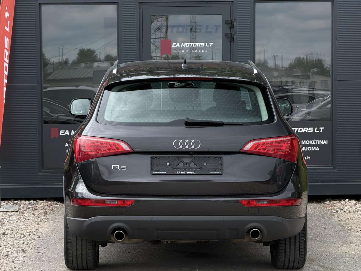 Audi Q5, 3.0 l., off-road / crossover