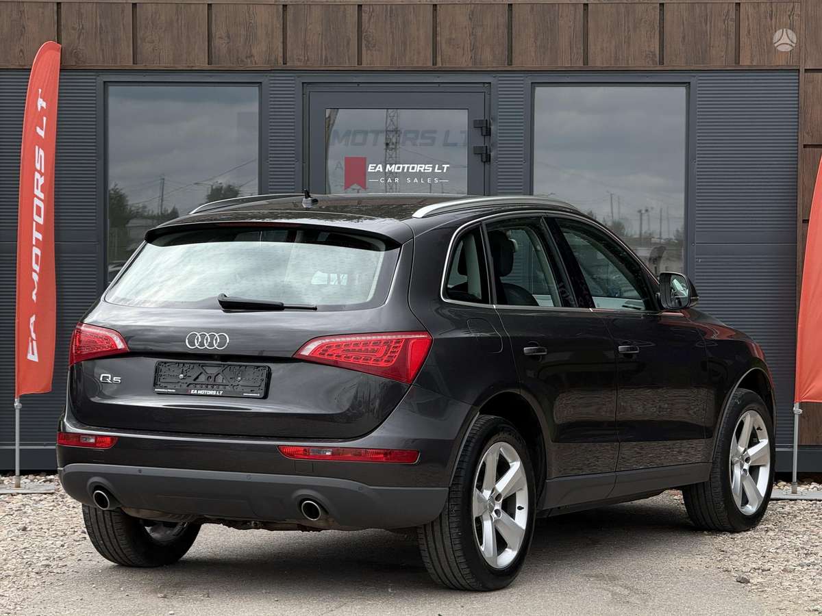 Audi Q5, 3.0 l., off-road / crossover