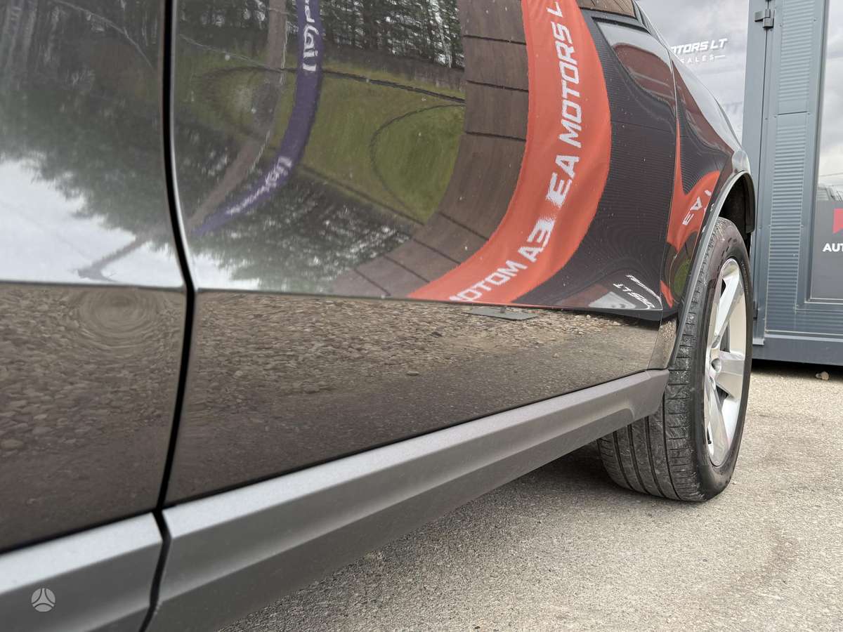 Audi Q5, 3.0 l., off-road / crossover