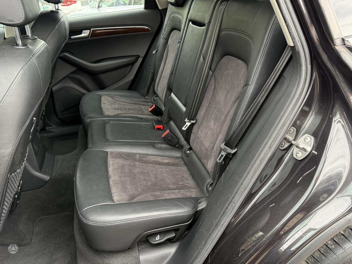 Audi Q5, 3.0 l., off-road / crossover