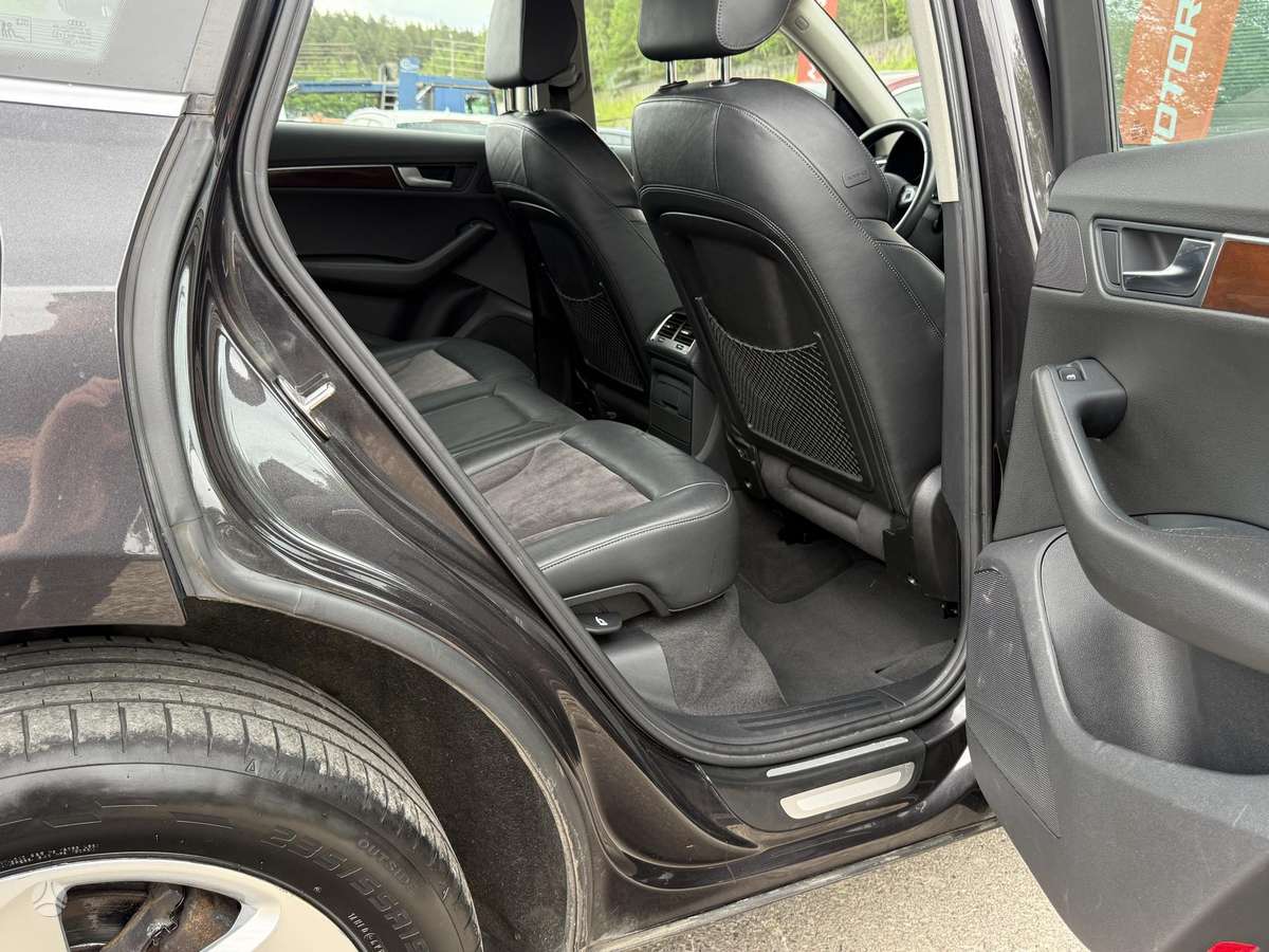 Audi Q5, 3.0 l., off-road / crossover