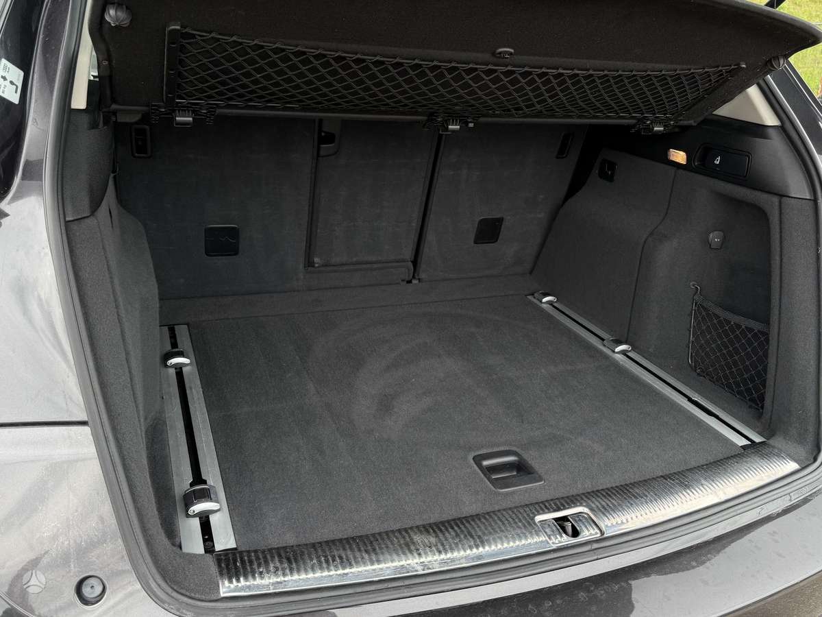 Audi Q5, 3.0 l., off-road / crossover