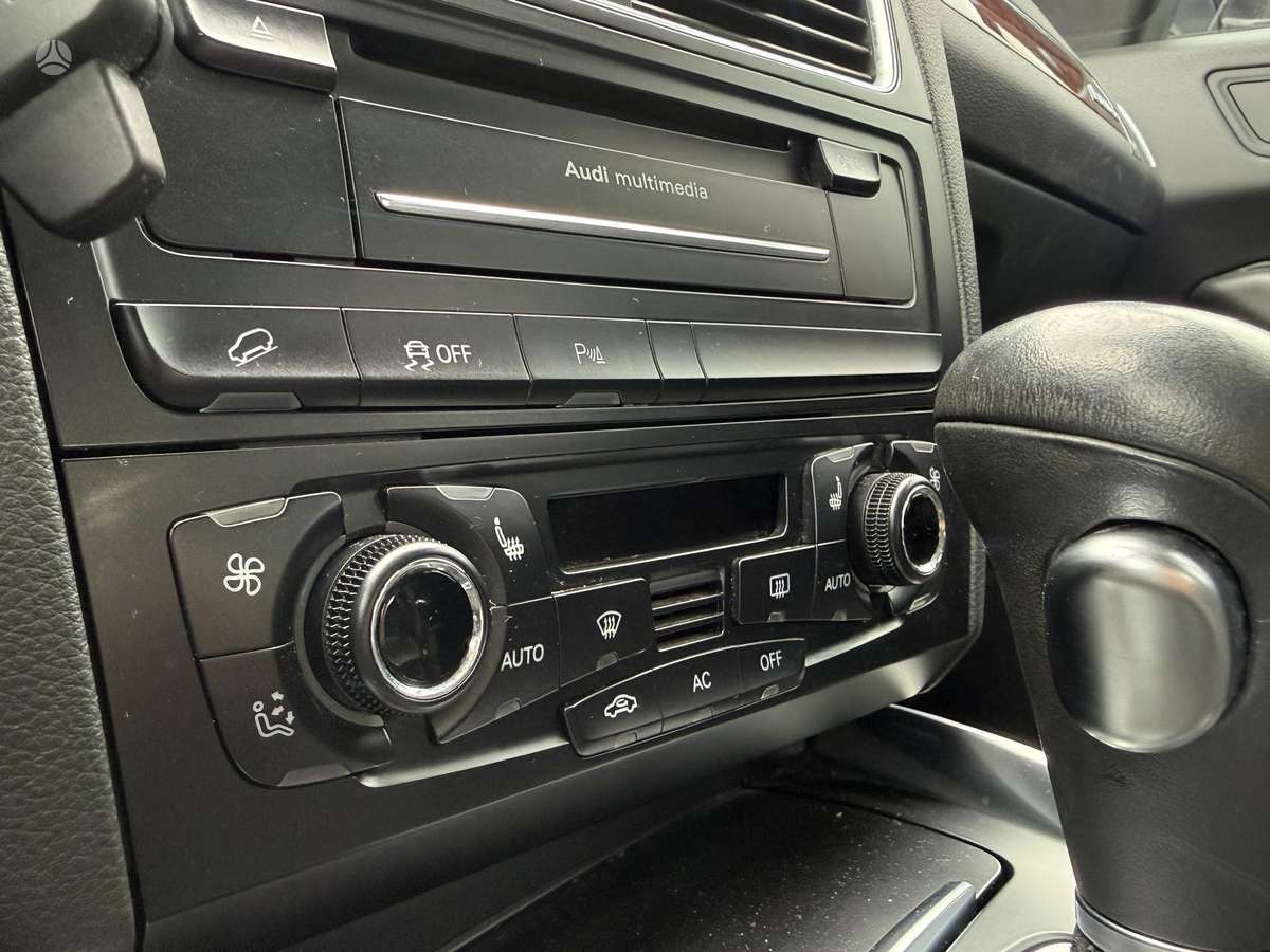 Audi Q5, 3.0 l., off-road / crossover