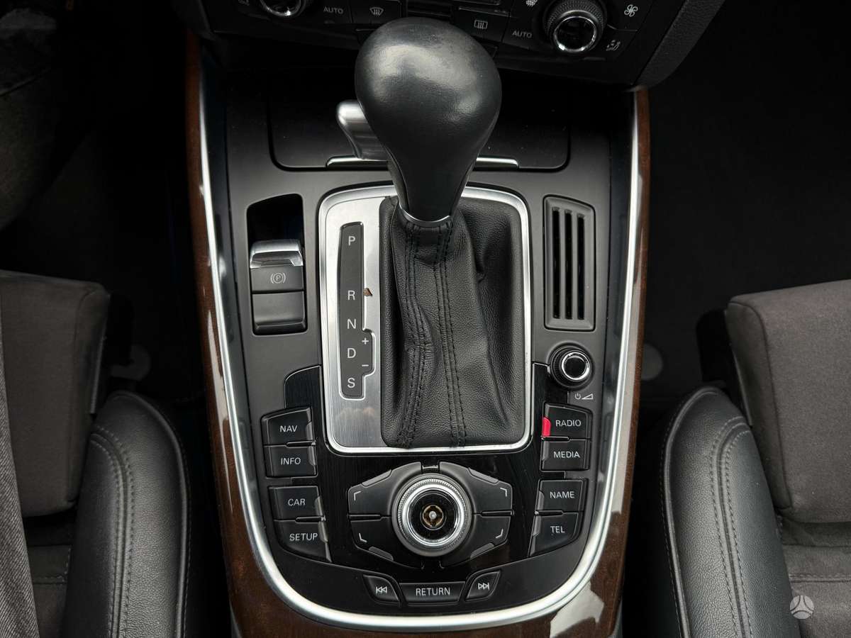 Audi Q5, 3.0 l., off-road / crossover