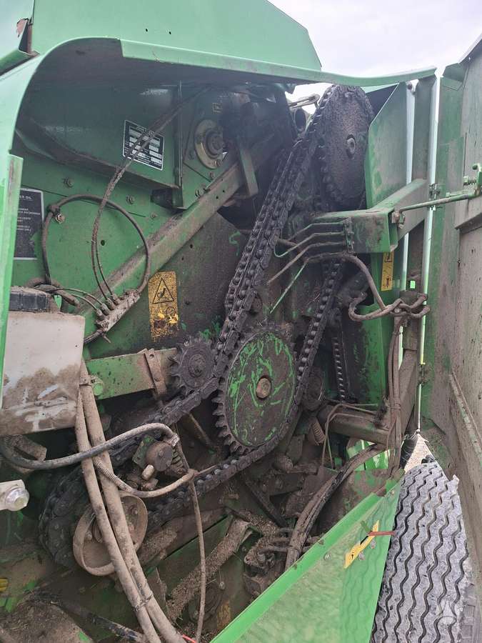John Deere 578, presai