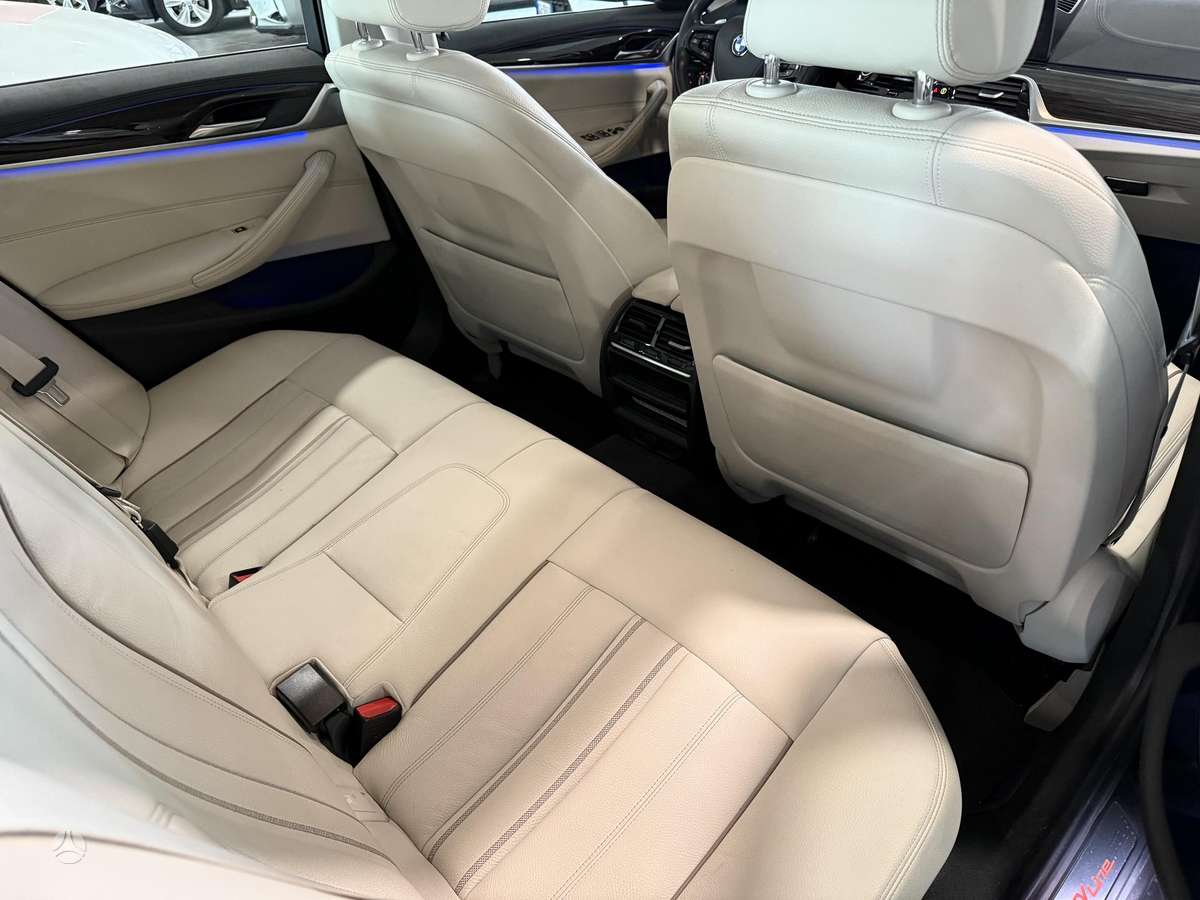 BMW 520, 2.0 l., Седан