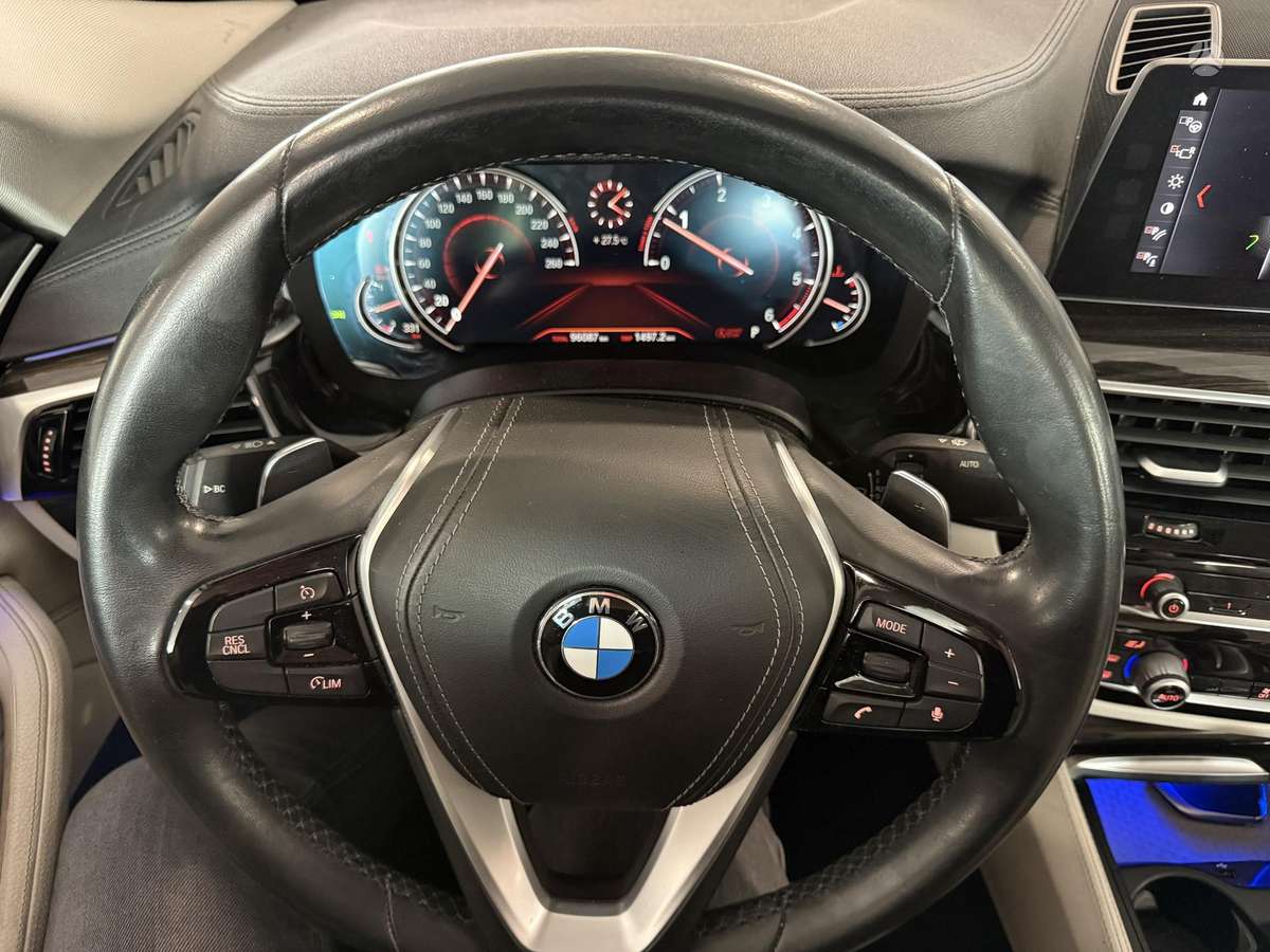 BMW 520, 2.0 l., Седан