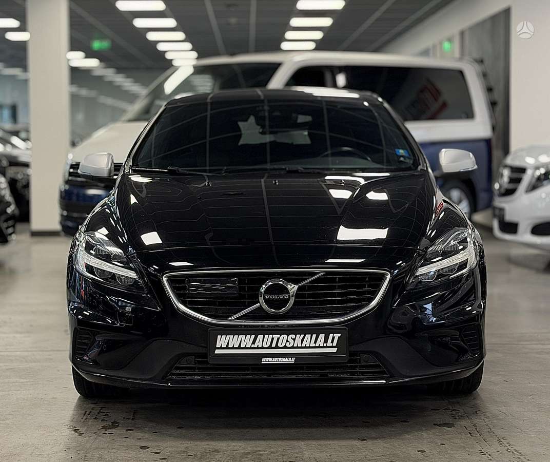 Volvo V40, 2.0 l., hatchback