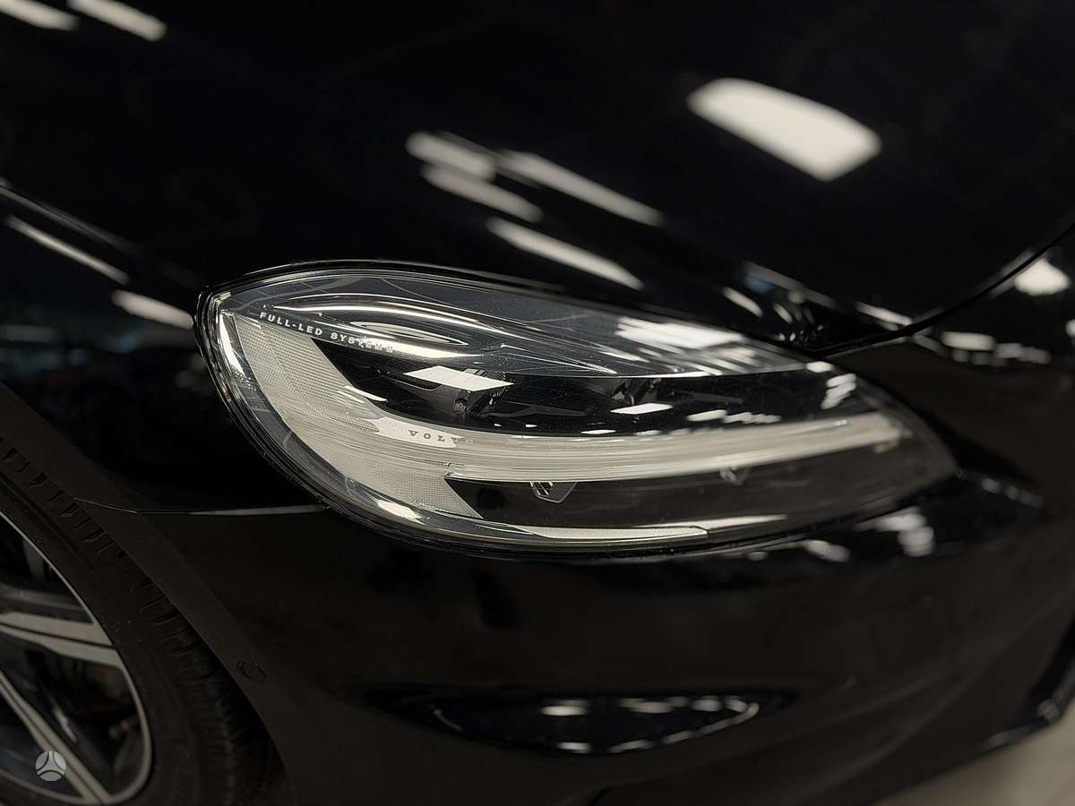 Volvo V40, 2.0 l., hatchback