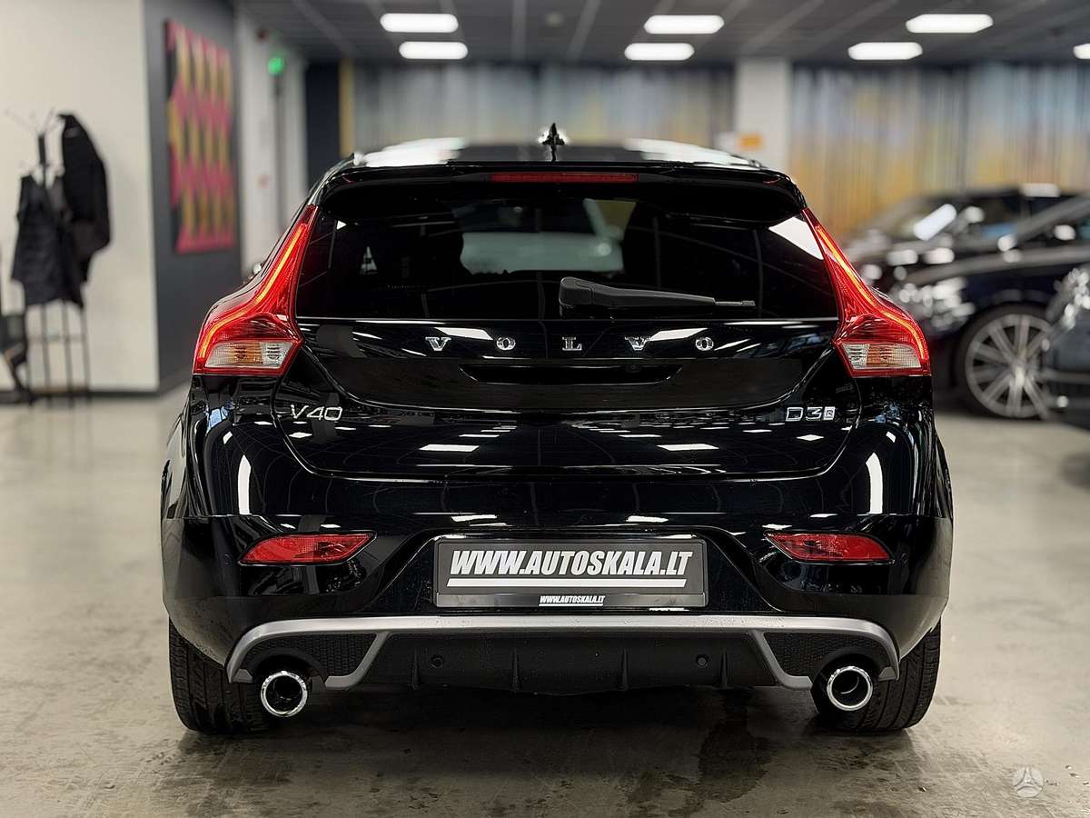 Volvo V40, 2.0 l., hatchback