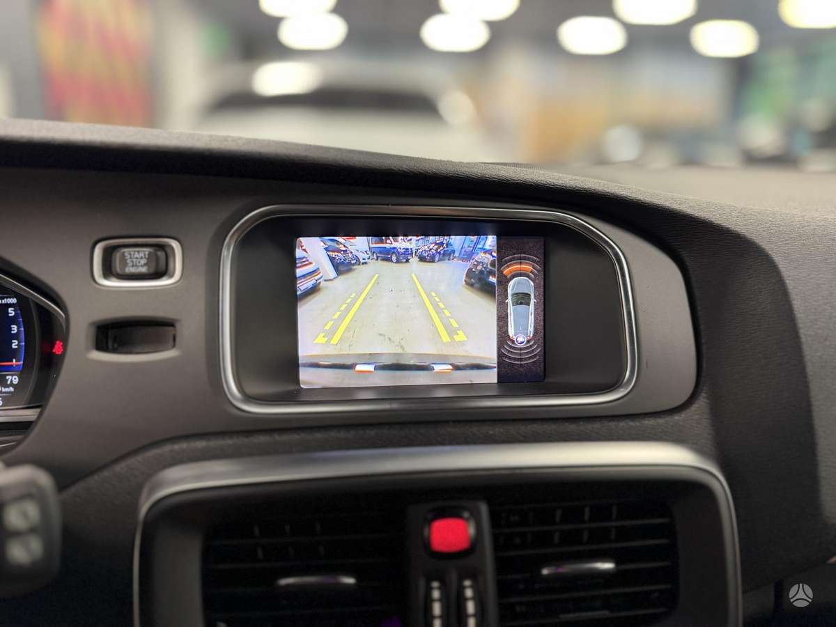 Volvo V40, 2.0 l., hatchback