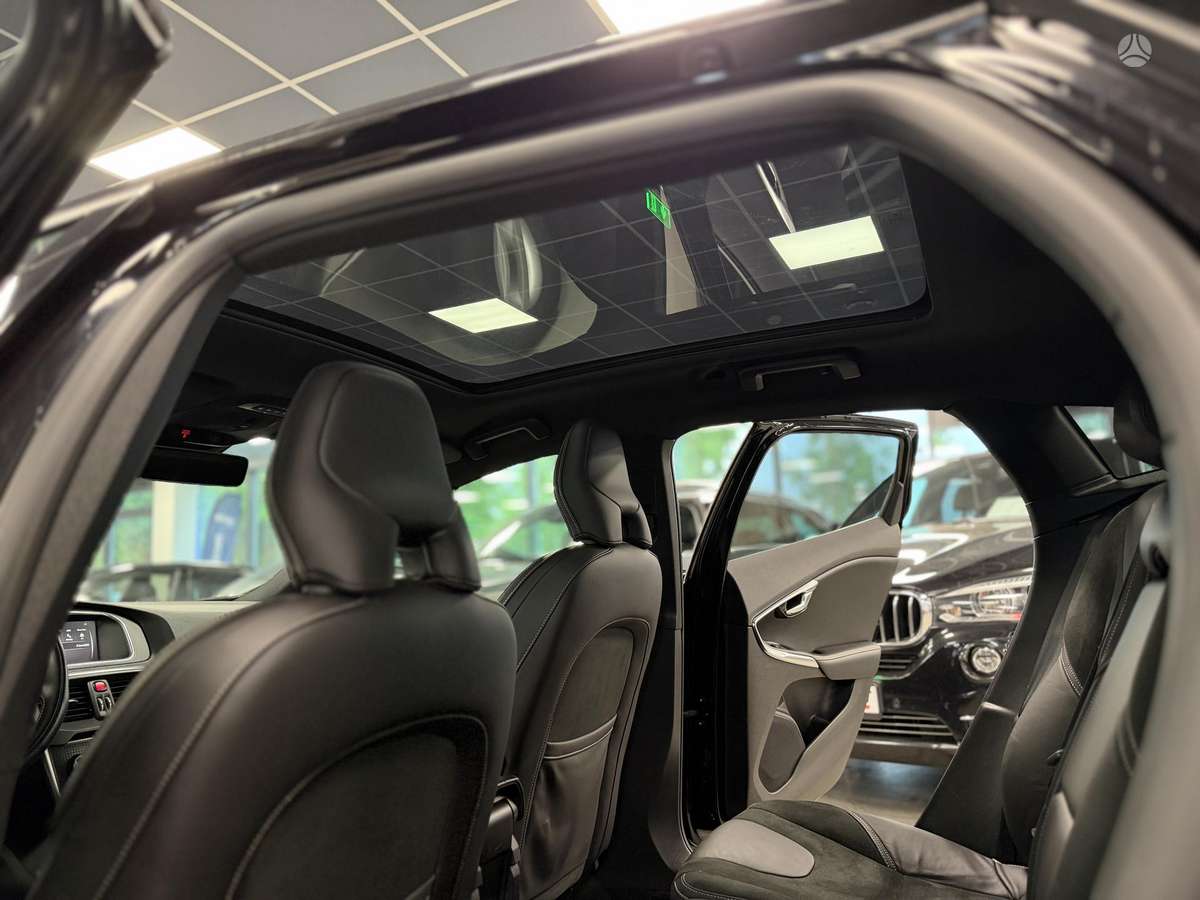 Volvo V40, 2.0 l., hatchback