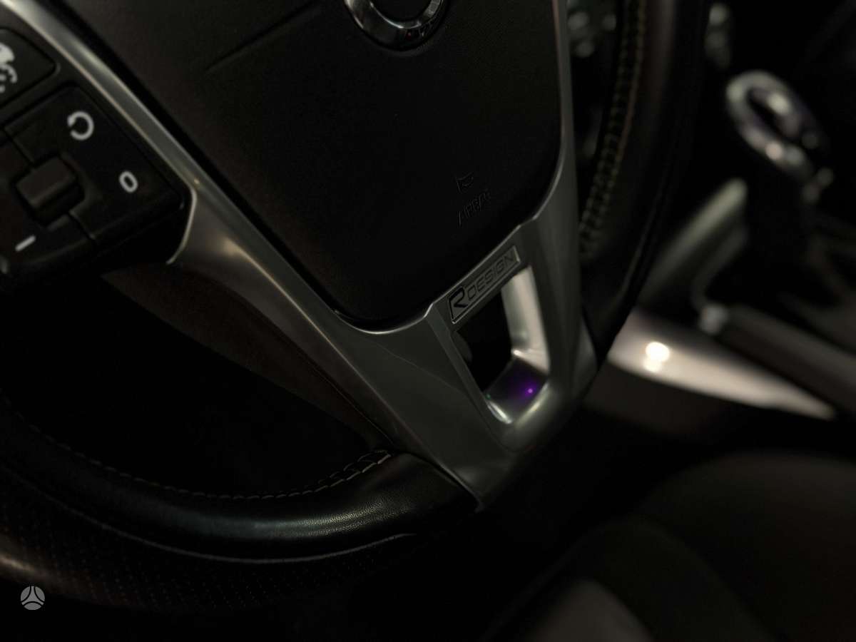 Volvo V40, 2.0 l., hatchback