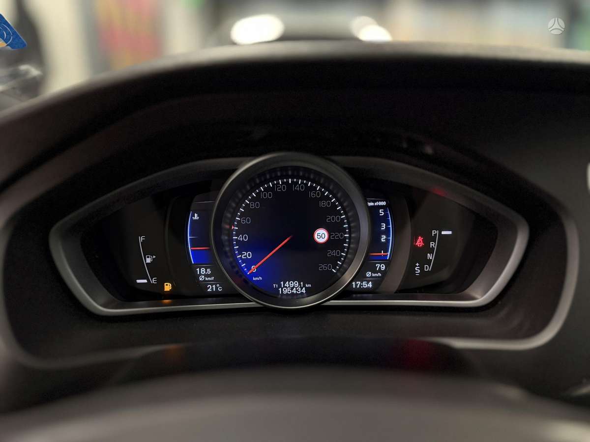 Volvo V40, 2.0 l., hatchback