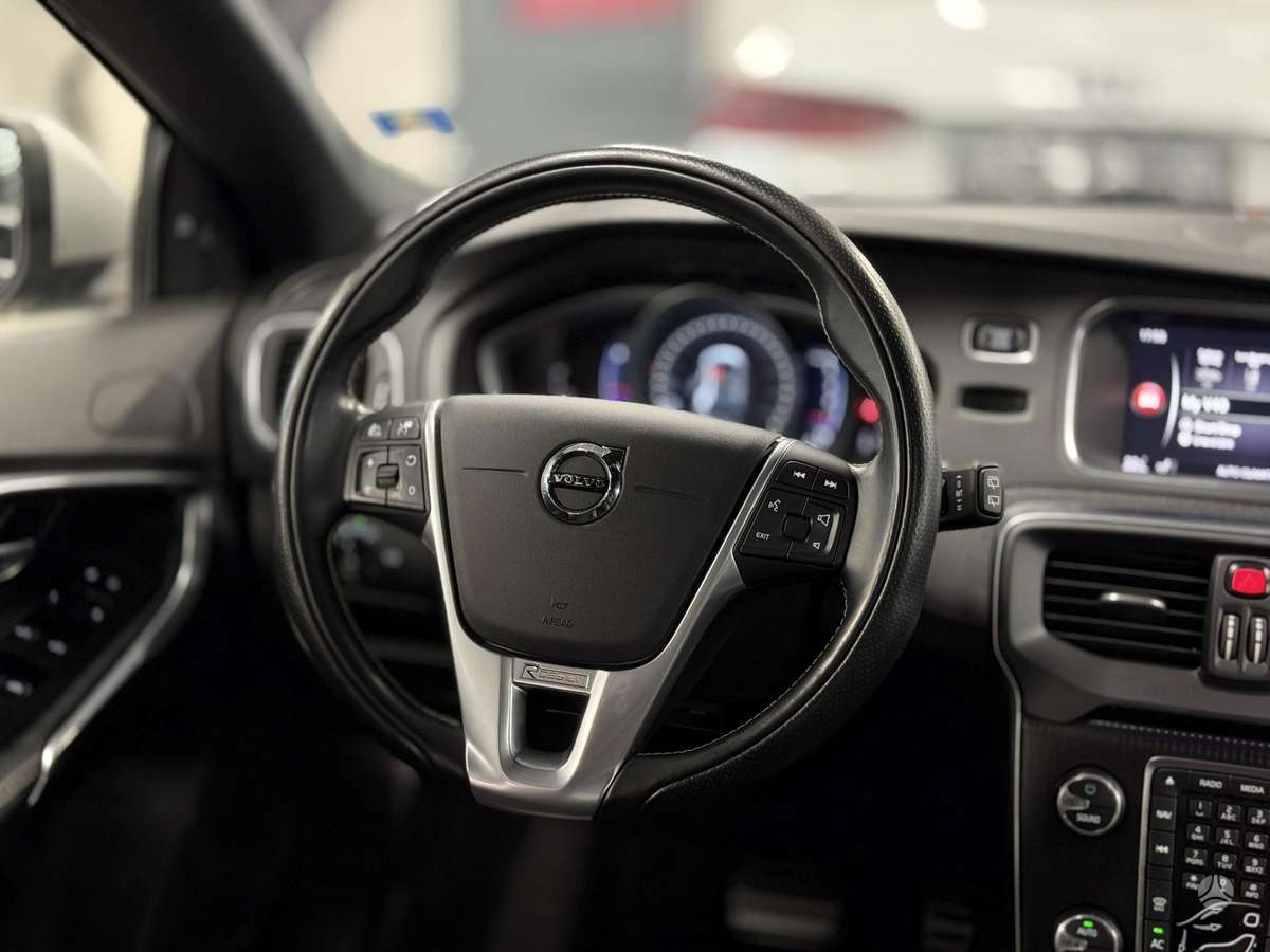 Volvo V40, 2.0 l., hatchback