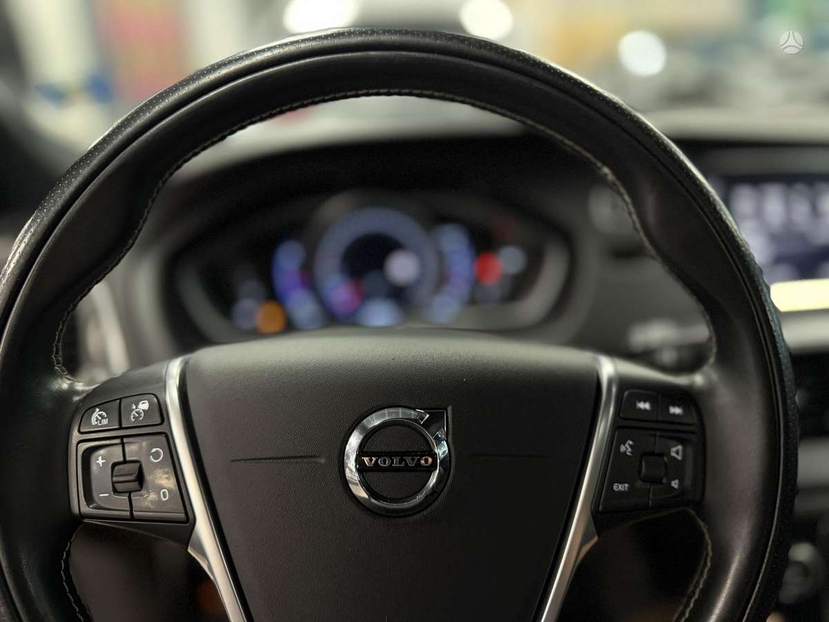 Volvo V40, 2.0 l., hatchback