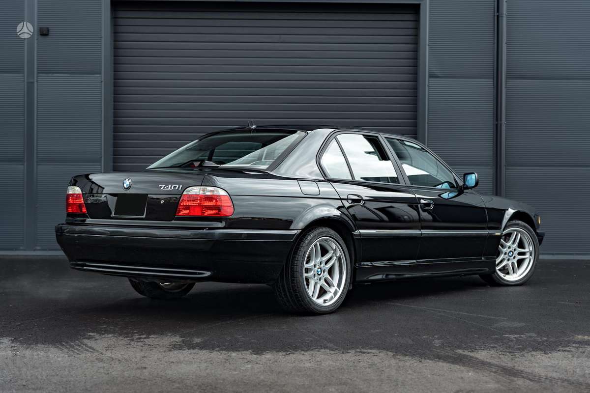 BMW 740, 4.4 l., Седан