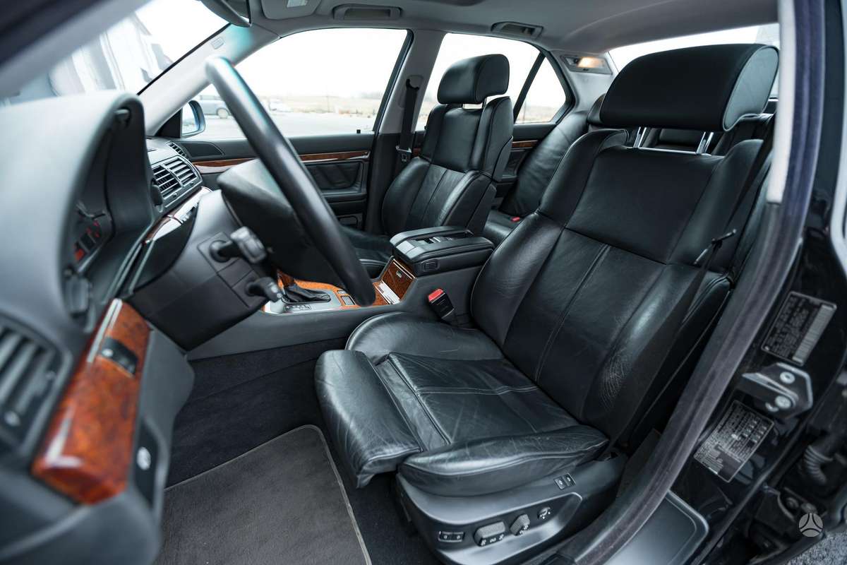 BMW 740, 4.4 l., Седан