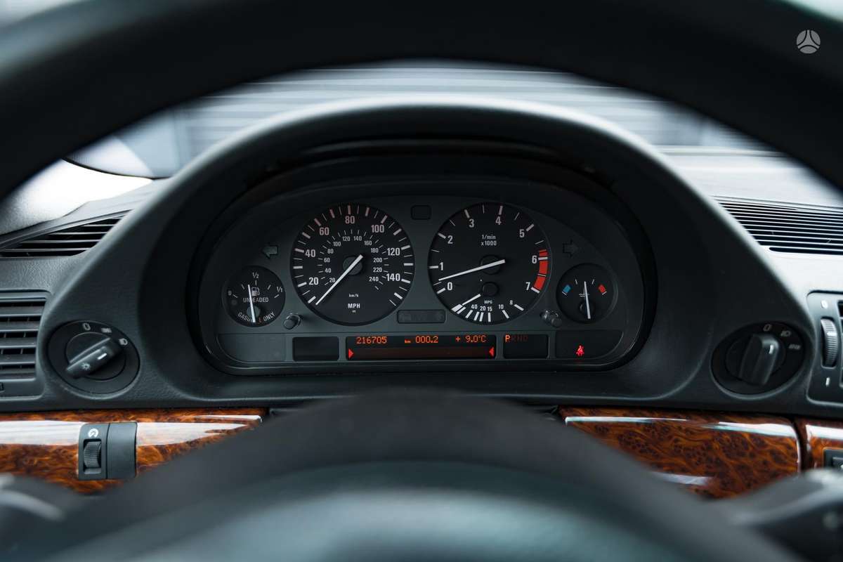 BMW 740, 4.4 l., Седан