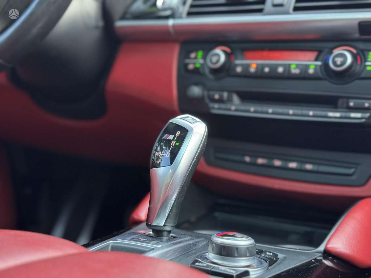 BMW X6 M, Универсал