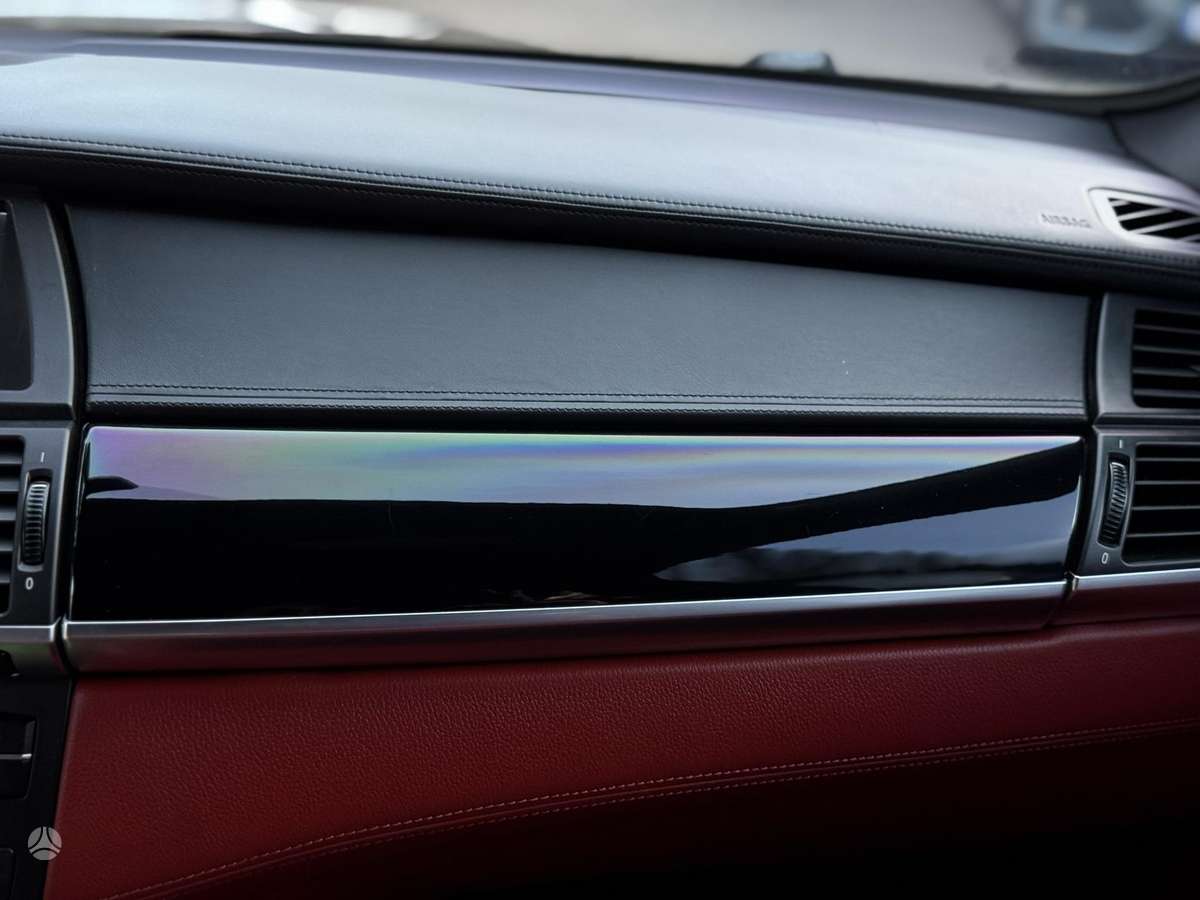 BMW X6 M, Универсал
