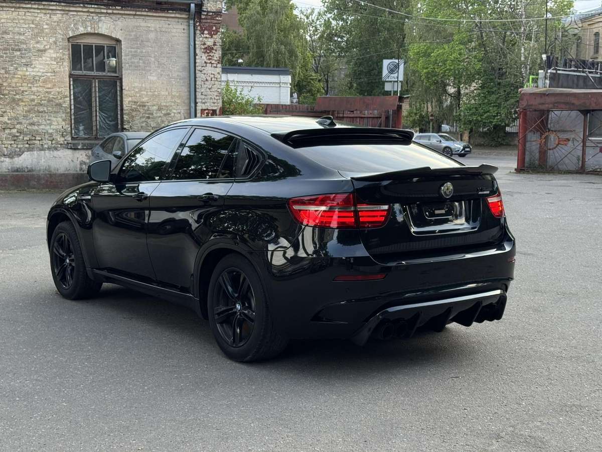 BMW X6 M, Универсал
