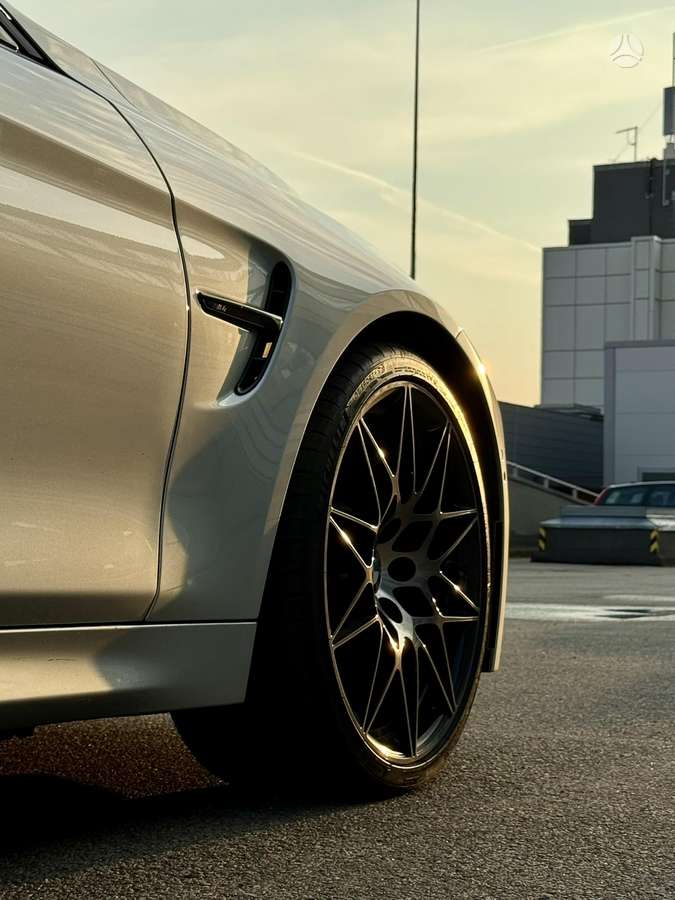 BMW M4, 3.0 l., convertible