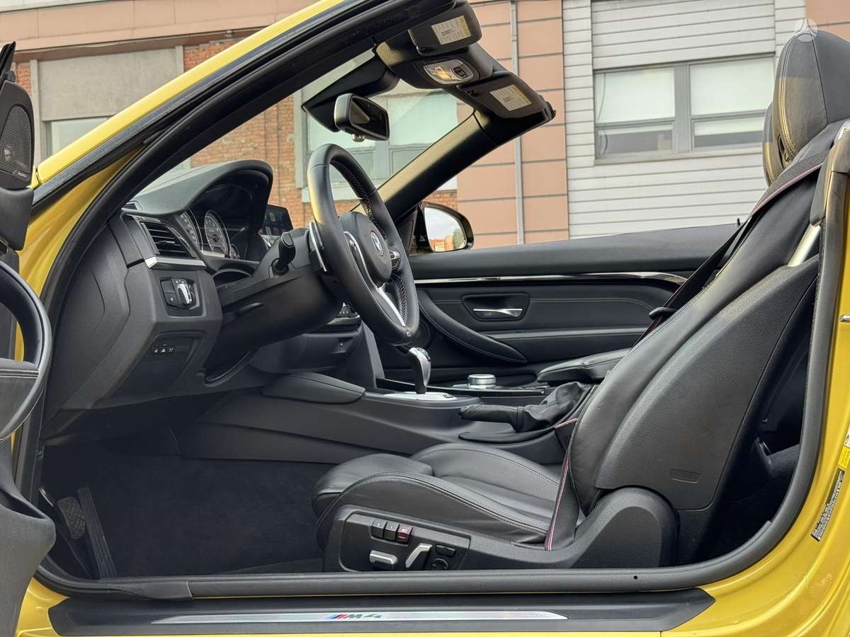 BMW M4, 3.0 l., convertible