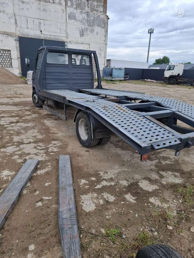 Iveco 49-18, автовозы
