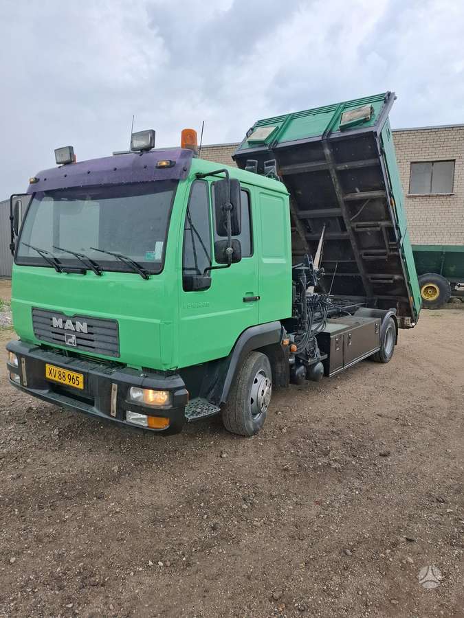 MAN LE 12.220, dumpers with crane