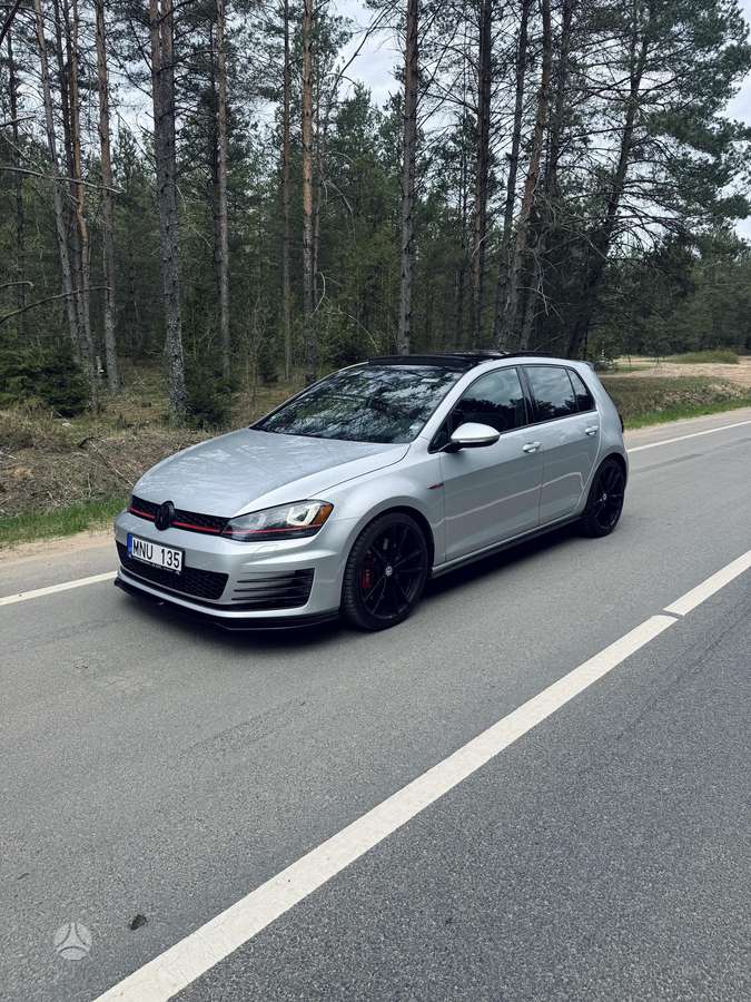Volkswagen Golf - 6