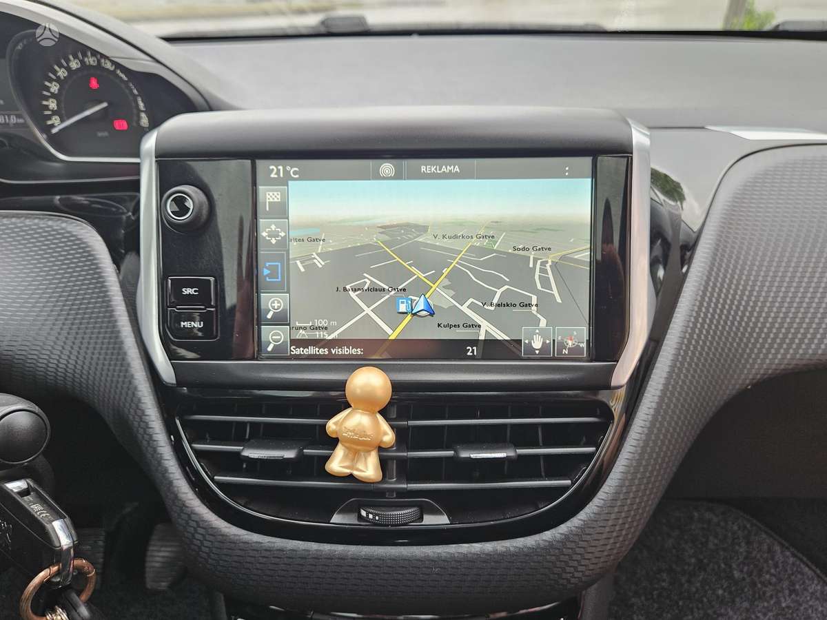 Peugeot 208, 1.2 l., hatchback