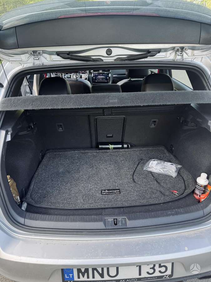 Volkswagen Golf - 12