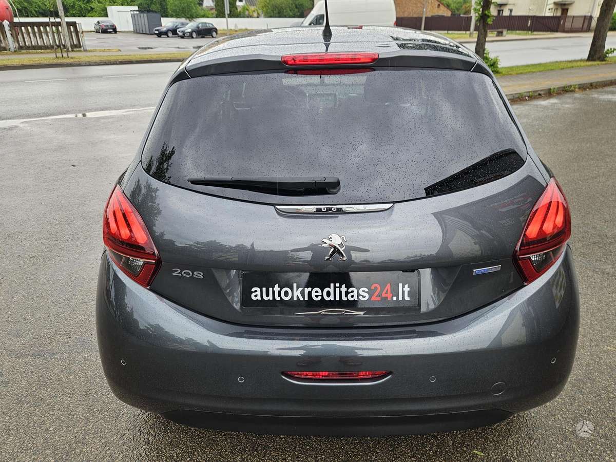 Peugeot 208, 1.2 l., hatchback