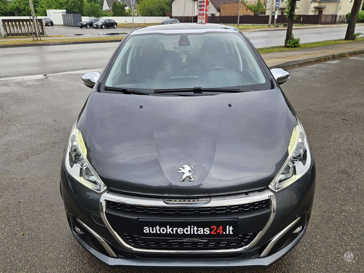 Peugeot 208, 1.2 l., hatchback
