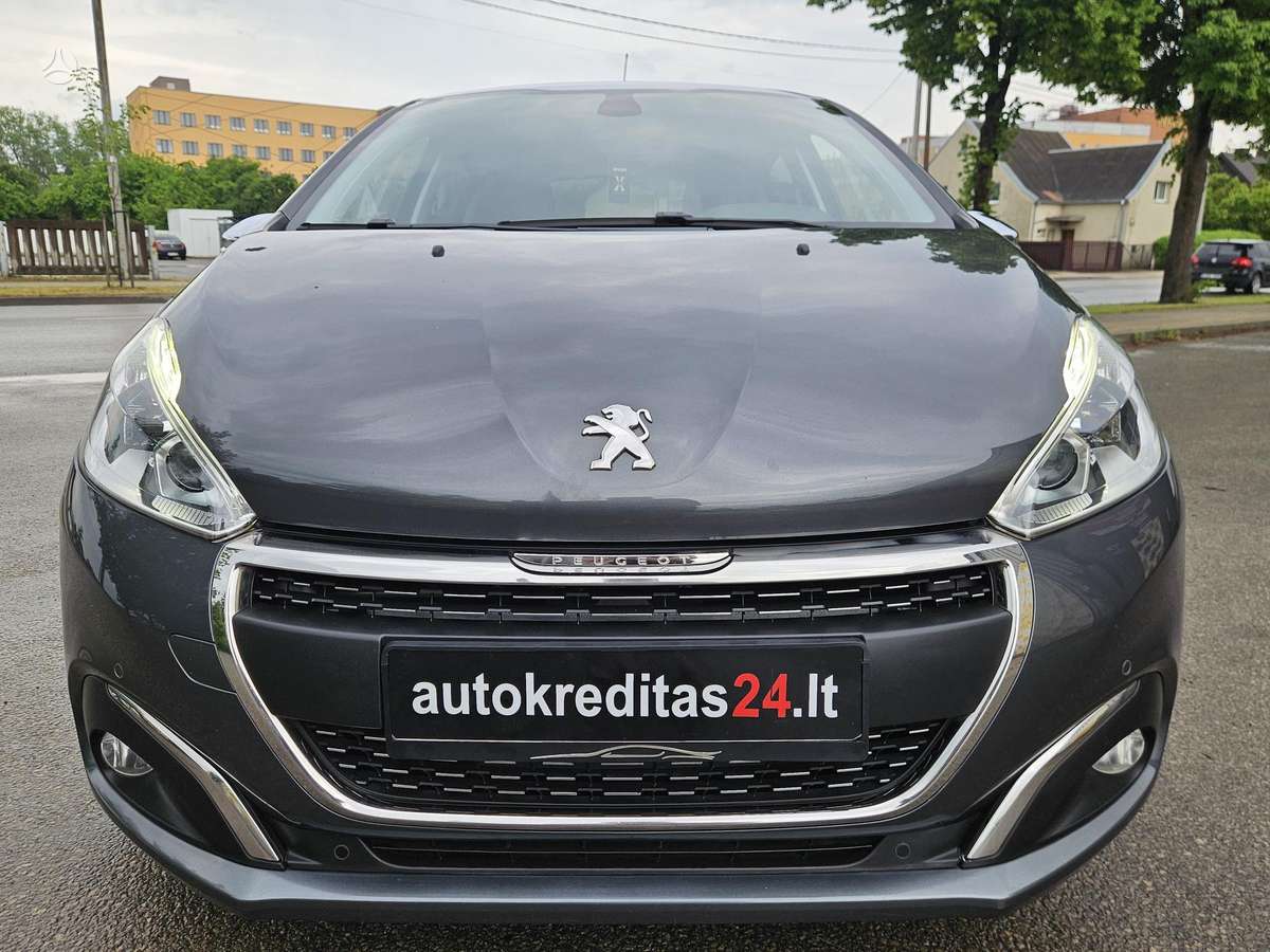 Peugeot 208, 1.2 l., hatchback