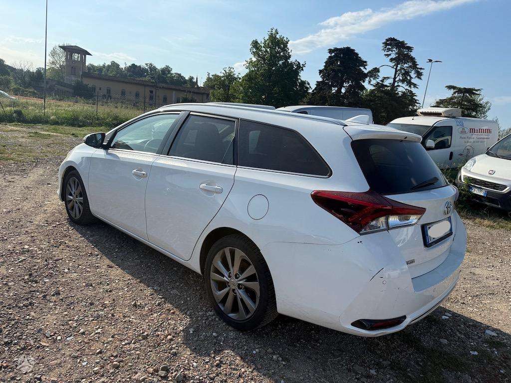 Toyota Auris, 1.6 l., Универсал