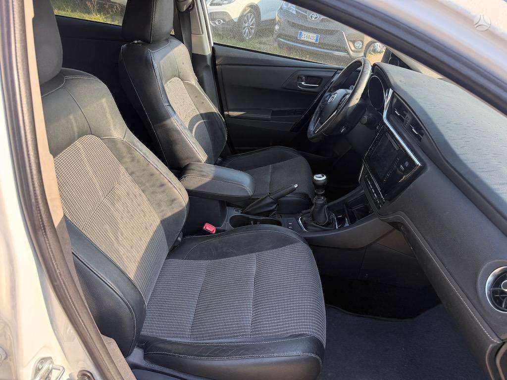 Toyota Auris, 1.6 l., Универсал