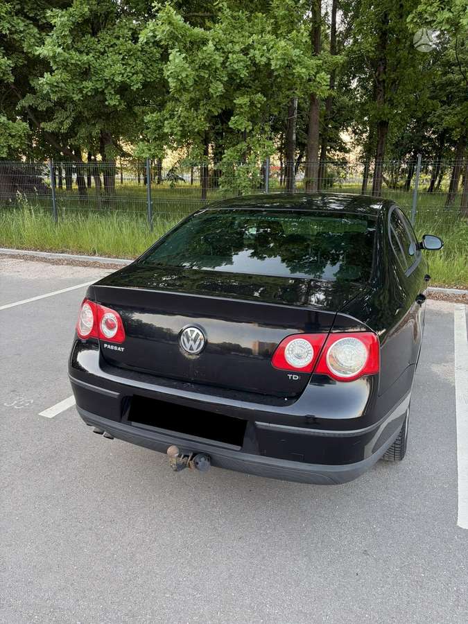 Volkswagen Passat - 4
