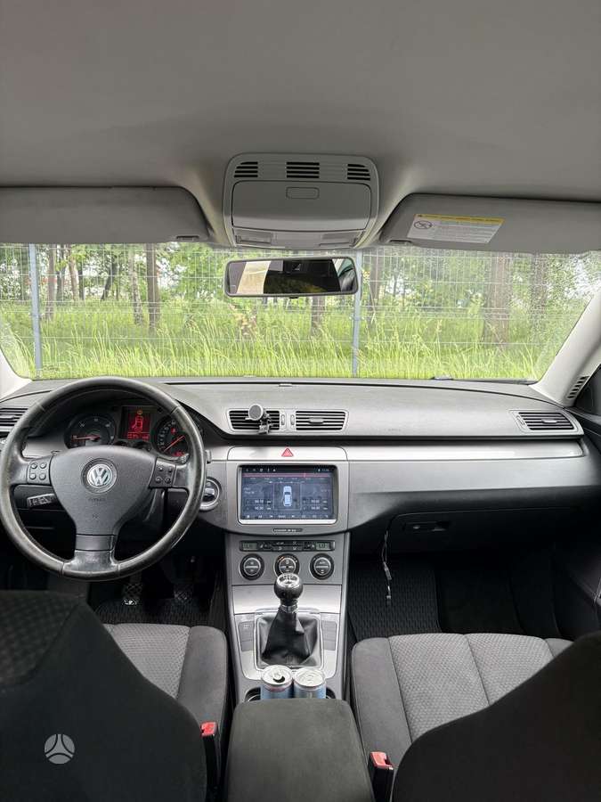 Volkswagen Passat - 8