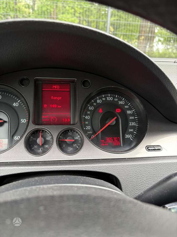 Volkswagen Passat - 10