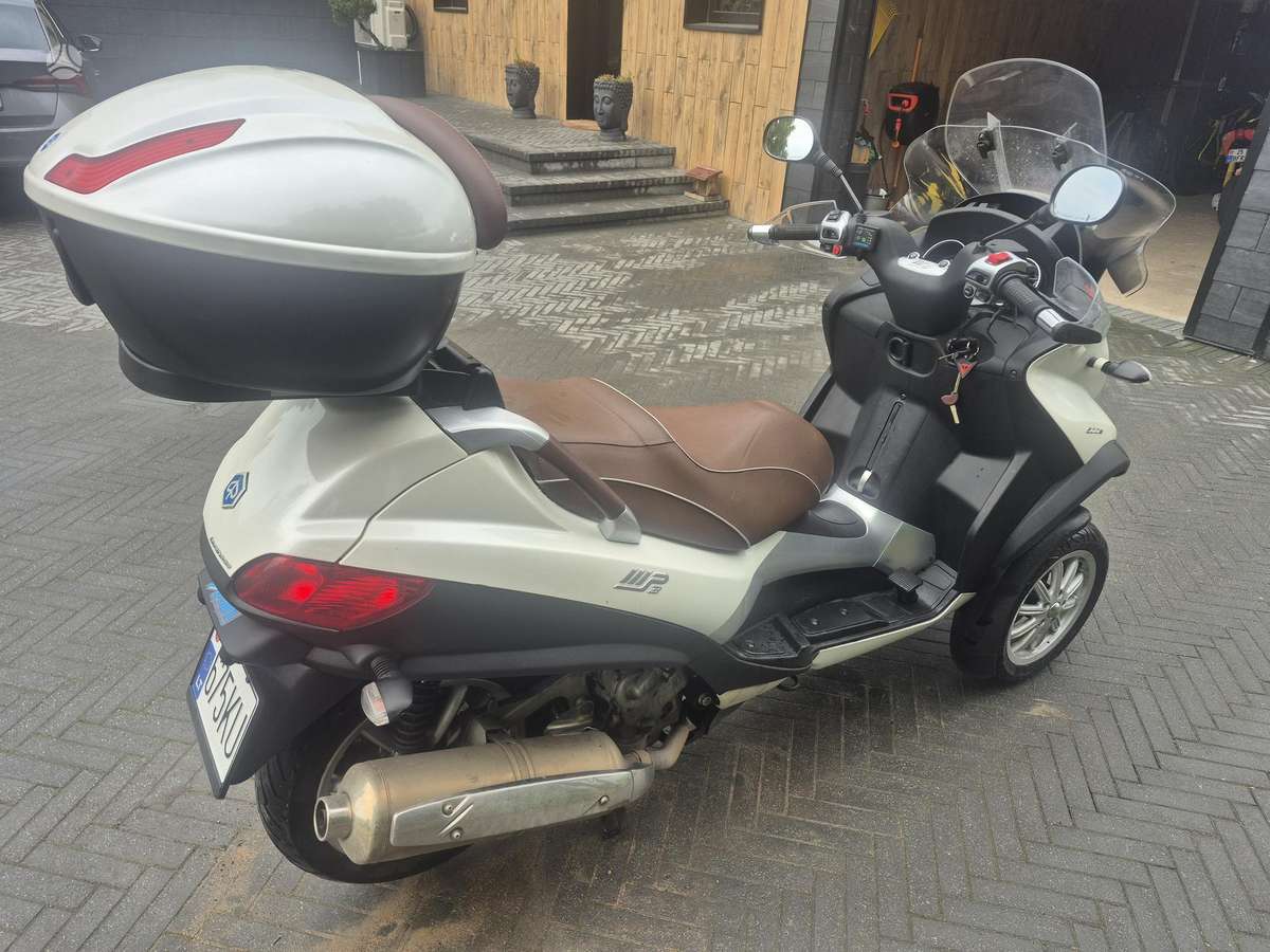 Piaggio MP3 500cc, scooters / mopeds