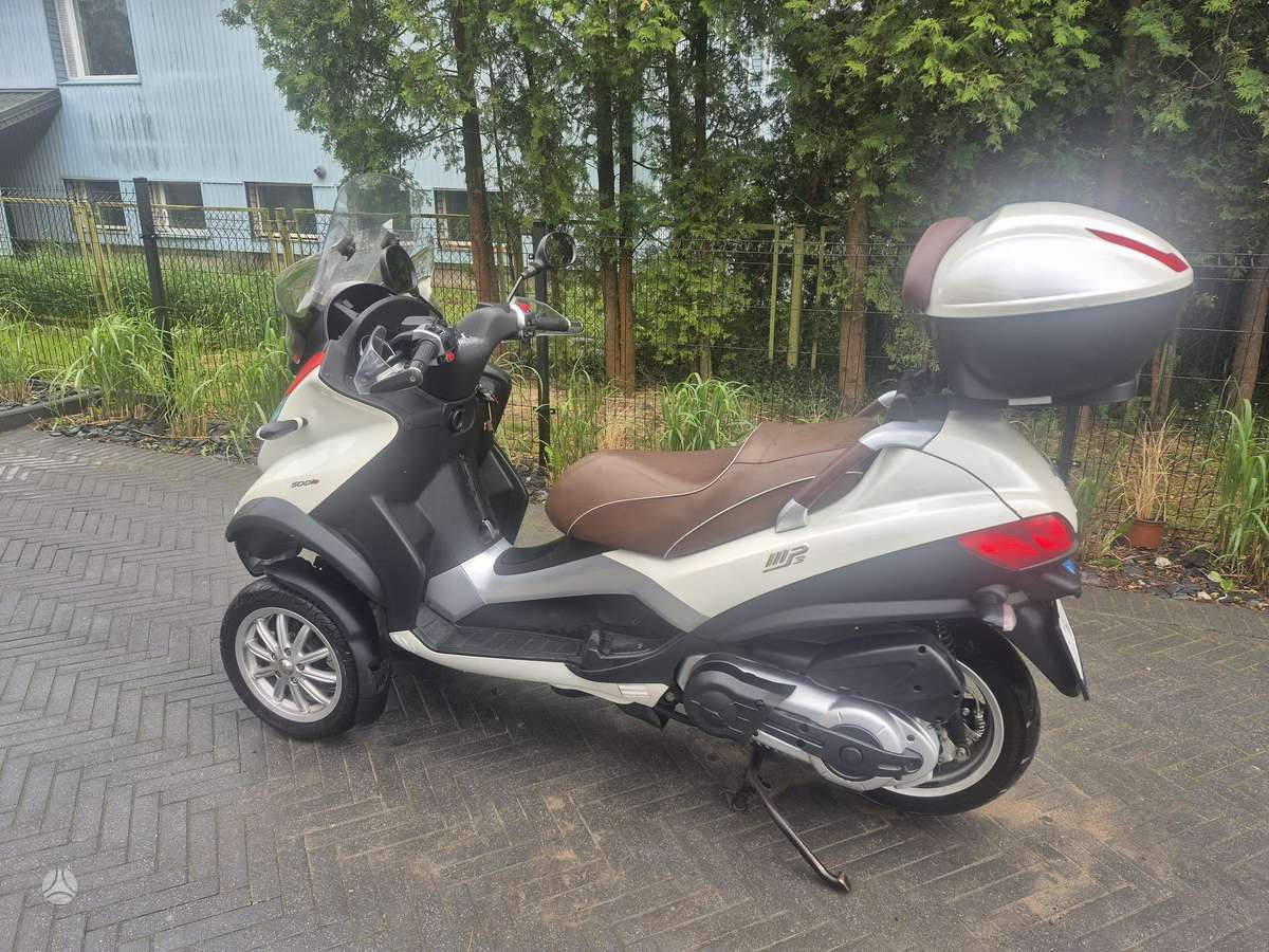 Piaggio MP3 500cc, scooters / mopeds