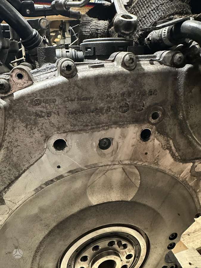 Audi Q5 variklio detalės