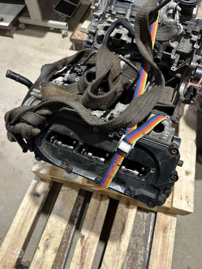 Audi Q5 variklio detalės
