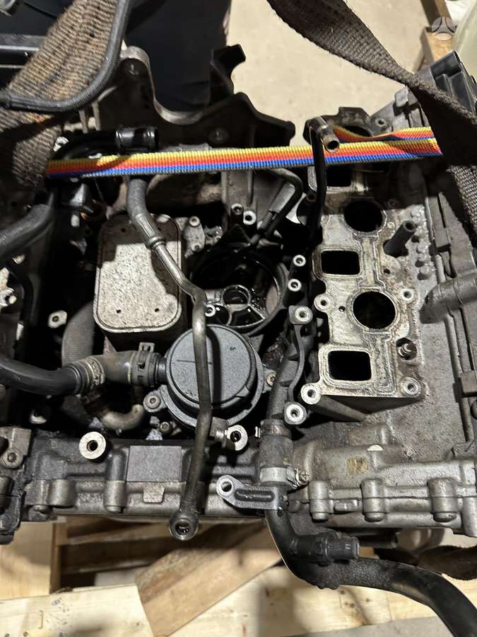 Audi Q5 variklio detalės
