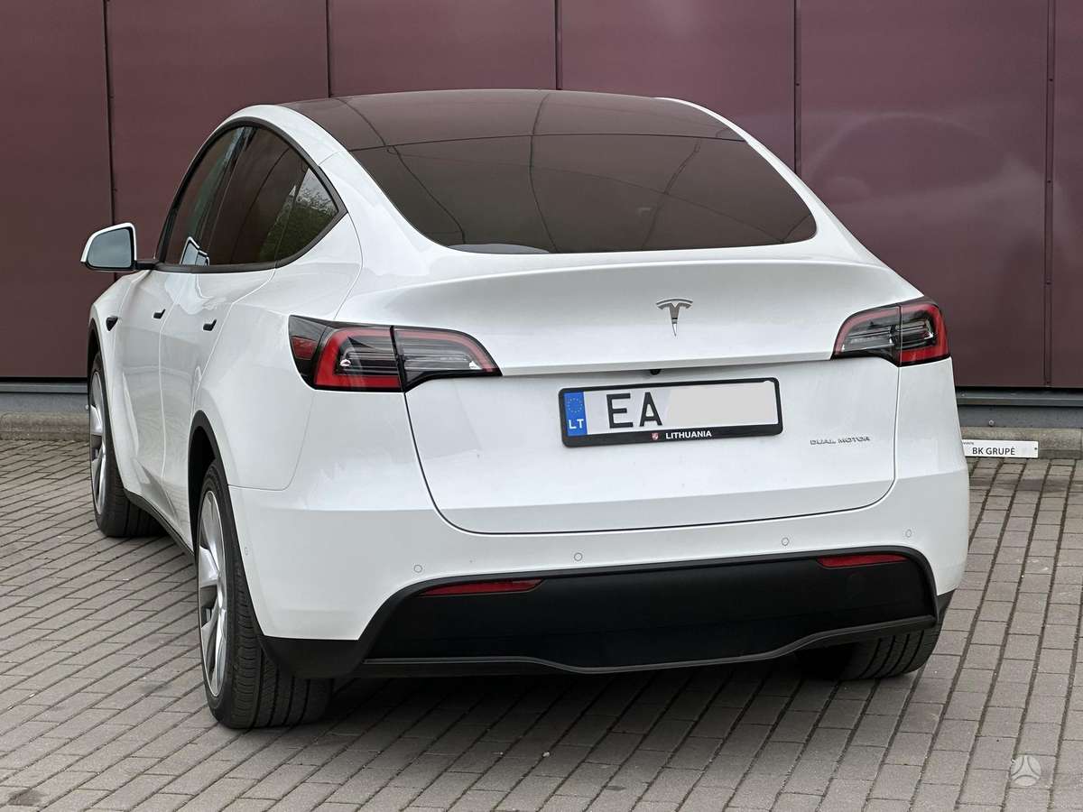 Tesla Model Y, 75 kWh, off-road / crossover